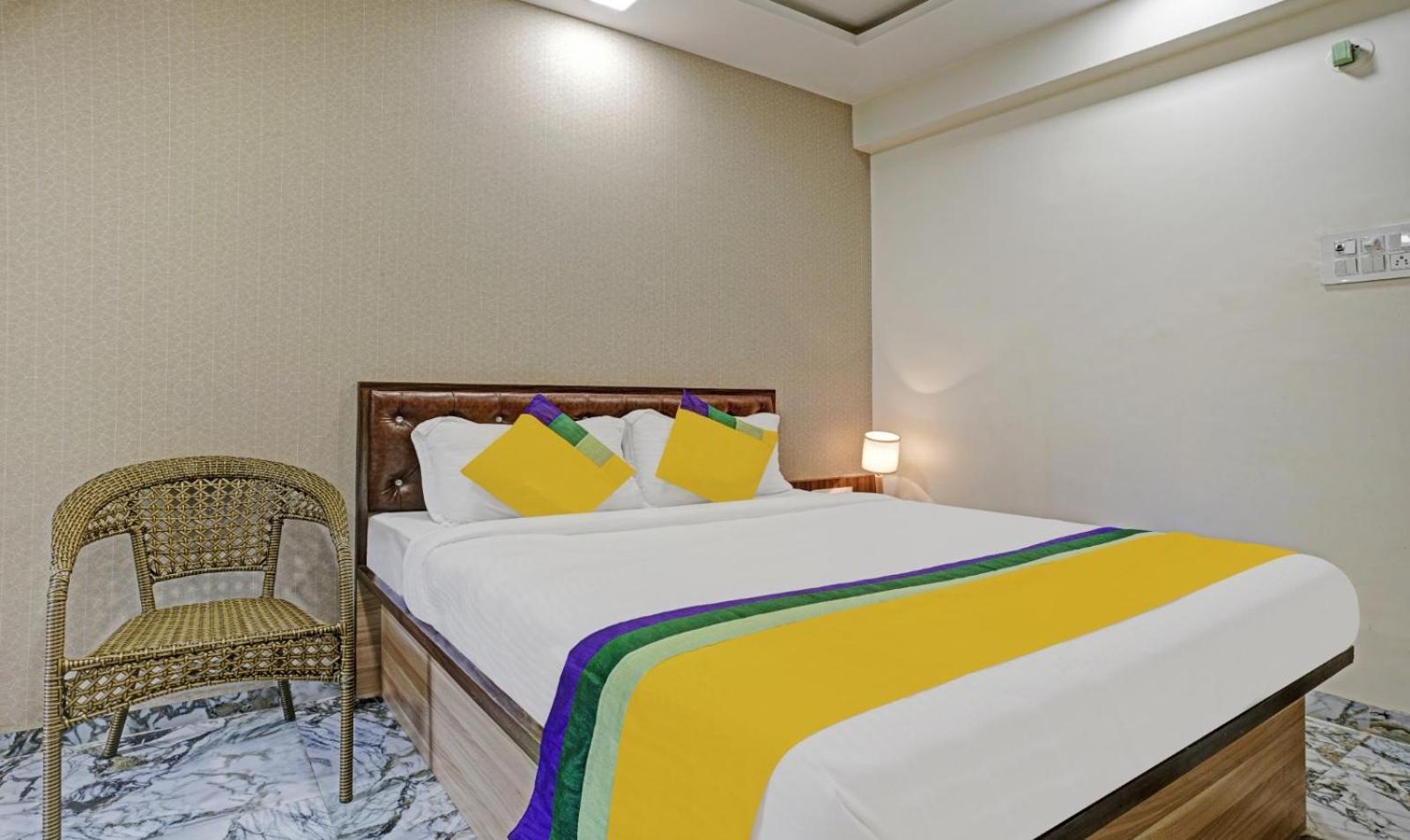 Glitz Hotels Golden Birds - Mahape, Navi Mumbai Exterior photo