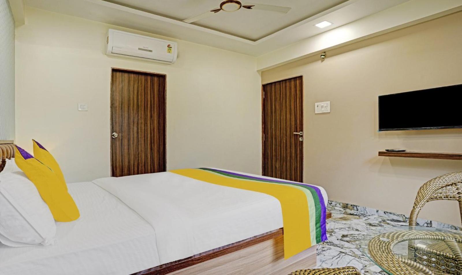 Glitz Hotels Golden Birds - Mahape, Navi Mumbai Exterior photo